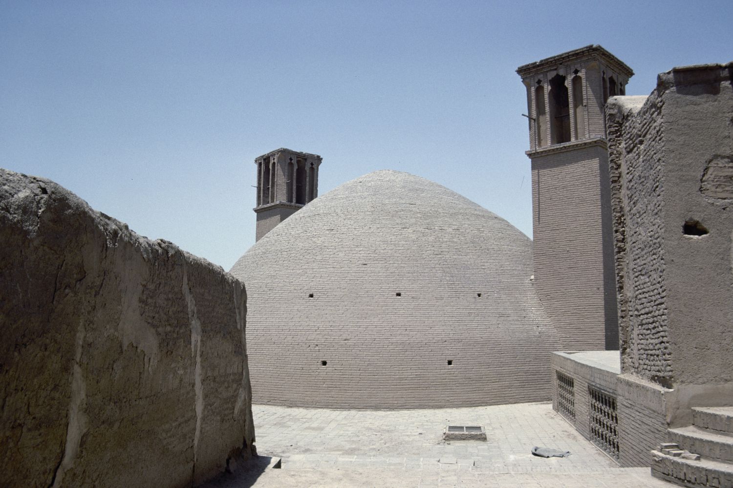 Ab Anbar-i 'Abd al-Razzaq Khan in Kashan