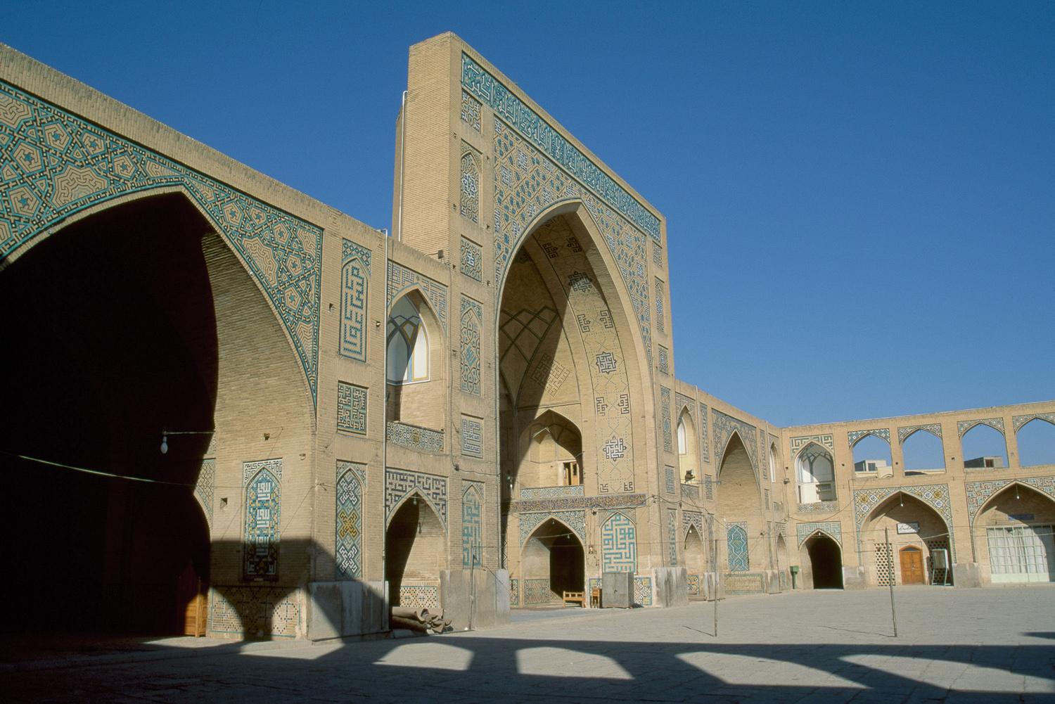 Masjid-i Hakim in Isfahan