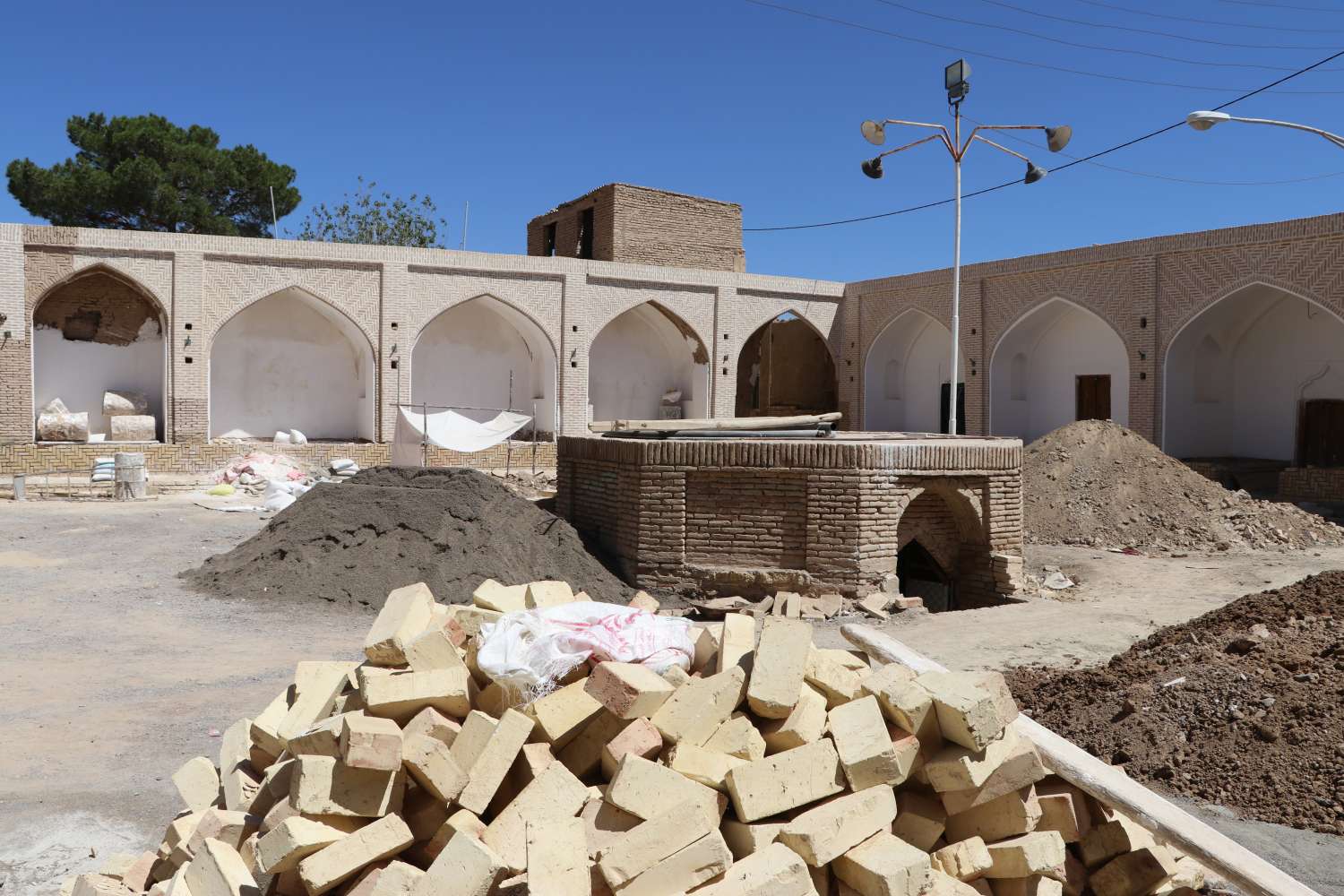 Husayniyah-i Nu-Abad in Na'in