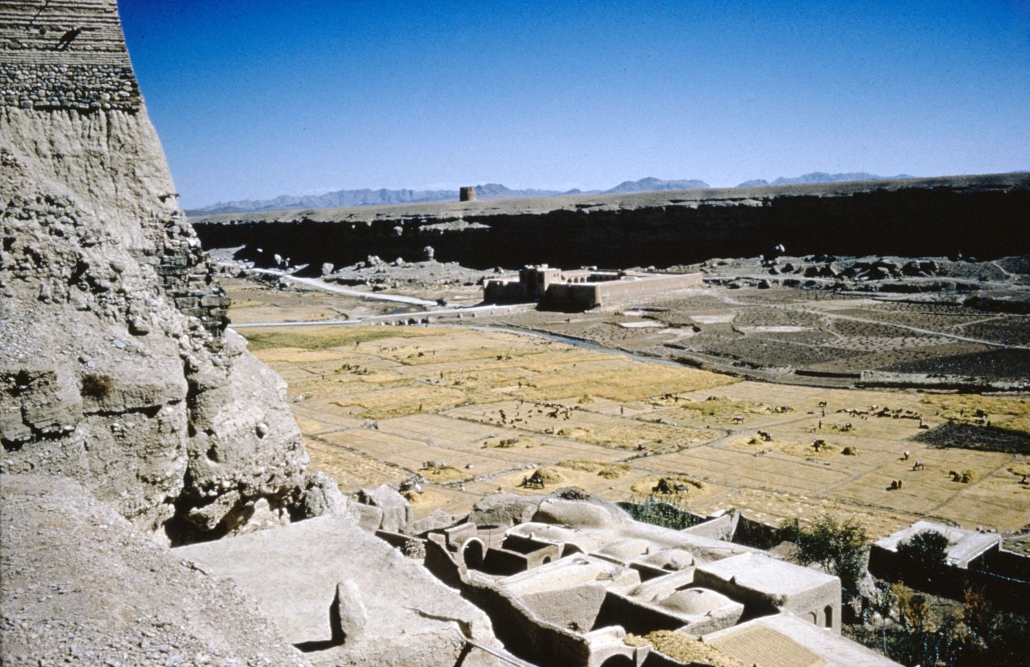 Karvansara-i Izadkhvast in Izadkhast
