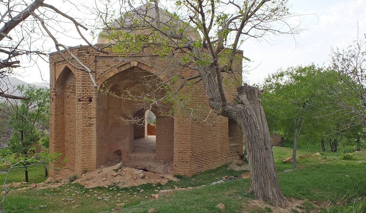 Buq'ah-i Shah Gharib in Anjudan