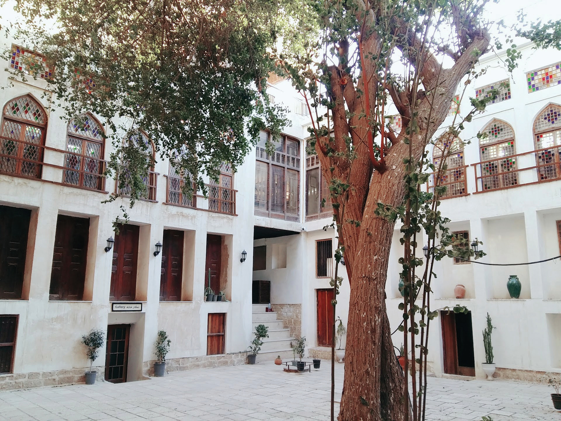 Dehdashti Edifice