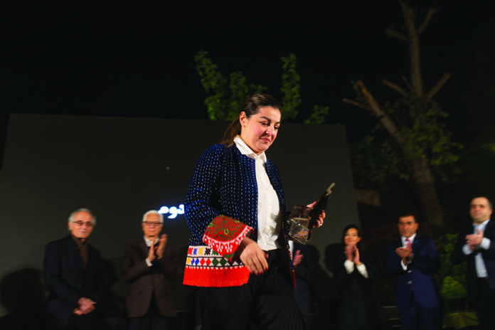 Award recipient applauded at the 23rd Memar Award ceremony