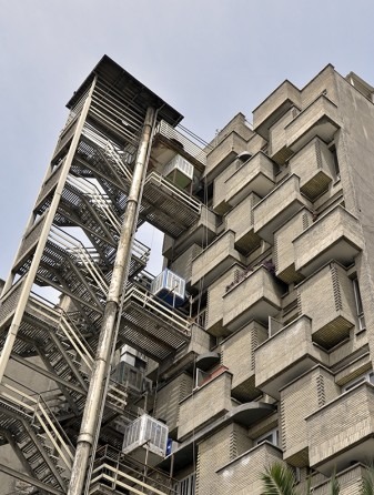 A building on Hafez Street in Tehran