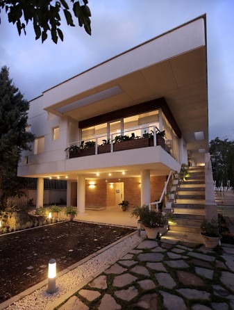 Avishan Villa in Tehran