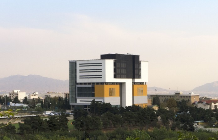 مرکز تحقیقات مخابرات ایران in تهران