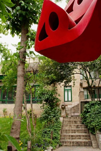 Parviz Tanavoli's House in Tehran